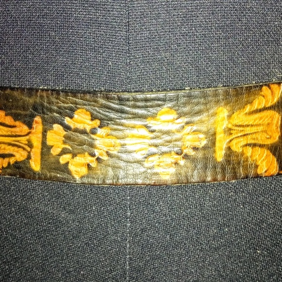 Vintage  Handtooled leather belt size XS - Picture 2 of 4
